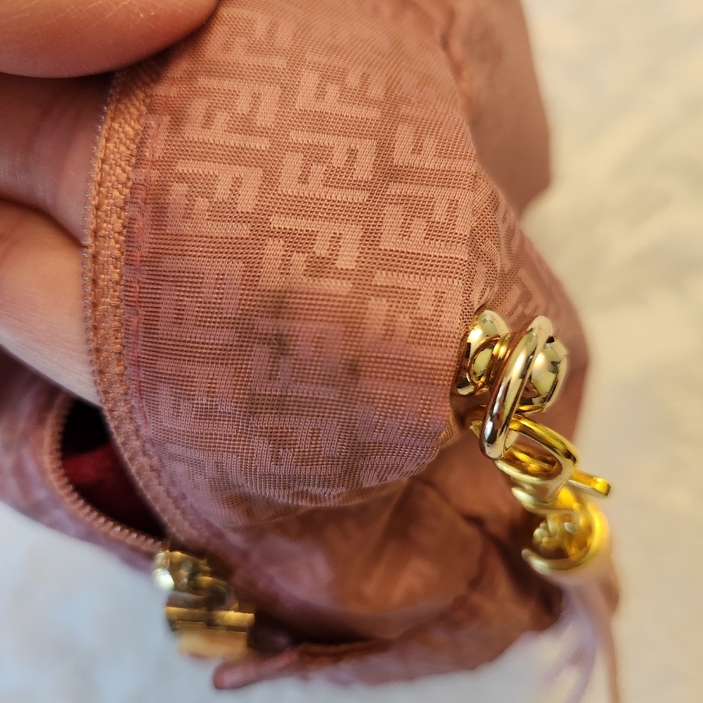 Fendi Signature Conversion Pouch Bag🩷 - Picture 6 of 16